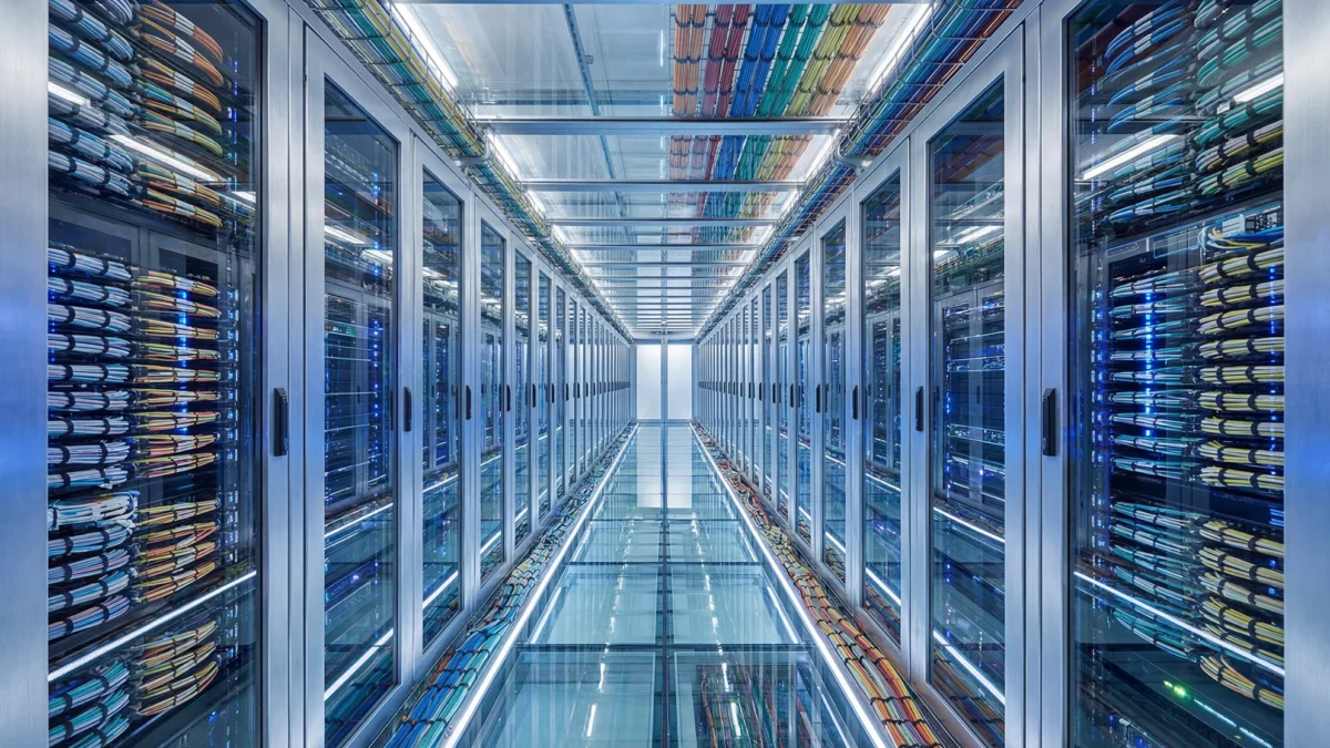 Anfrage Titelbild Datenzentrum